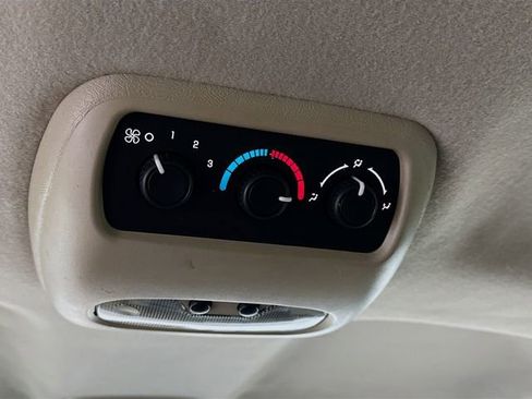 Used 2005 Chevrolet Tahoe LS image 23