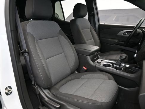 Used 2023 Chevrolet Traverse LT image 42