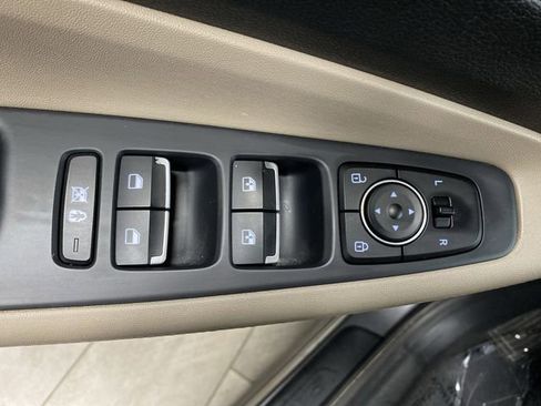 Used 2020 Hyundai Santa Fe SEL w/ Convenience Package image 28