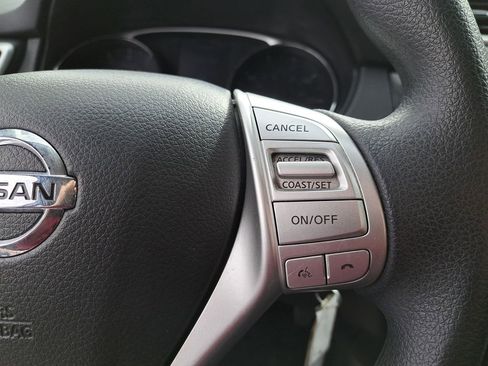 Used 2015 Nissan Rogue S image 18