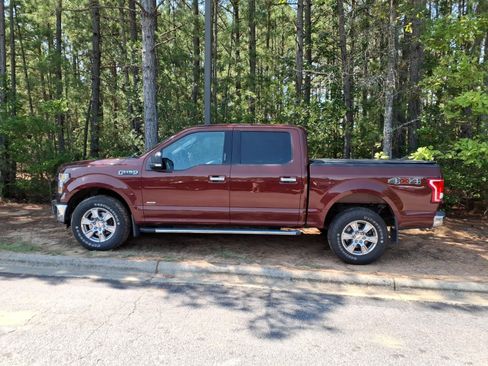 Used 2015 Ford F150 XLT w/ Equipment Group 301A Mid AWD/4WD image 3