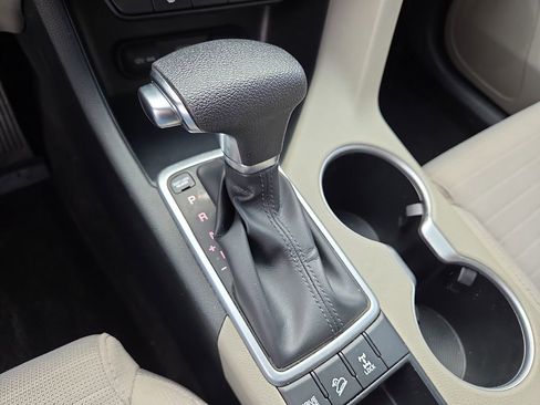 Used 2020 Kia Sportage LX w/ LX Popular Package image 15