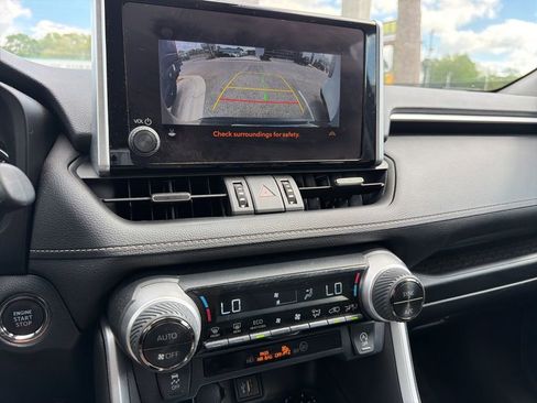 Used 2023 Toyota RAV4 XLE Premium image 4