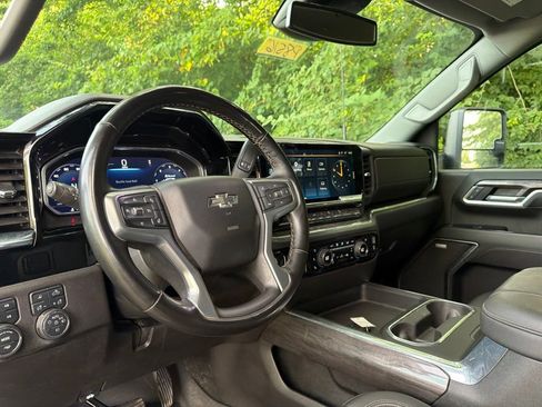 Used 2025 Chevrolet Silverado 3500 LTZ w/ LTZ Plus Package AWD/4WD image 28