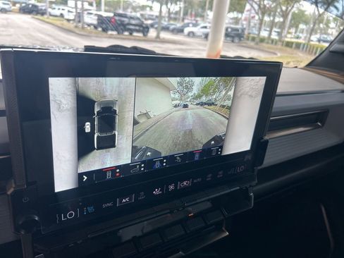 Used 2024 GMC Hummer EV 3X image 10