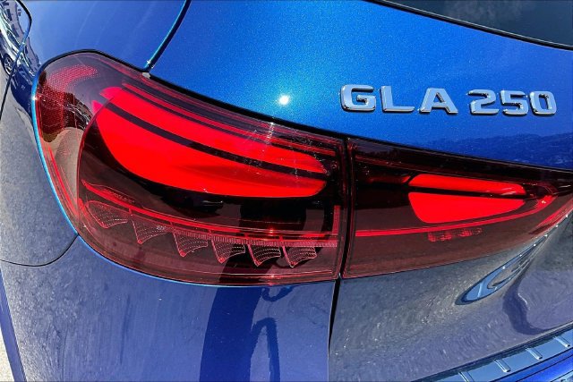 Certified 2024 Mercedes-Benz GLA 250 4MATIC image 25