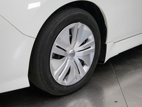 Used 2023 Nissan Leaf S image 7