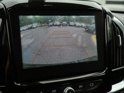 Used 2018 Chevrolet Traverse LT AWD/4WD image 32