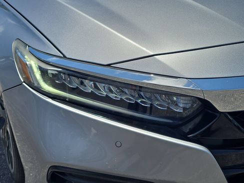 Used 2019 Honda Accord Touring image 6