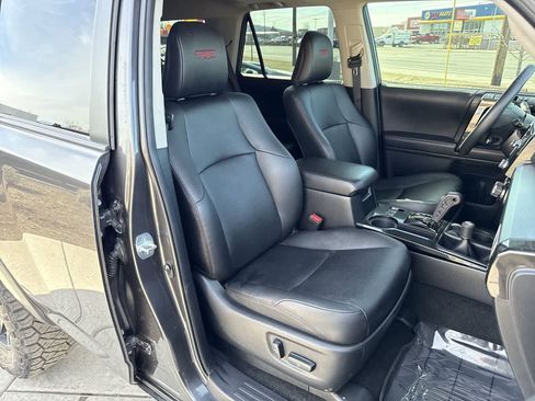 Used 2021 Toyota 4Runner Venture image 14