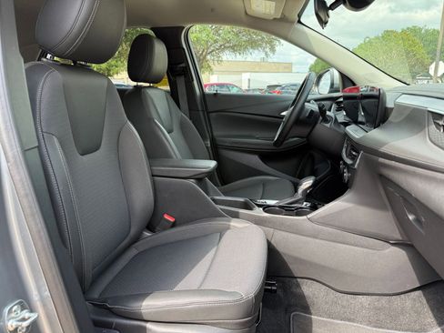 Used 2025 Buick Encore GX Preferred FWD image 37