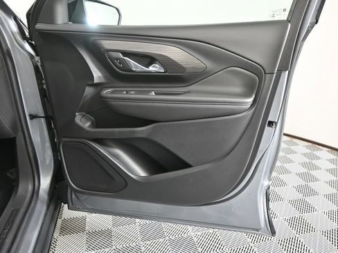 Used 2023 GMC Terrain SLE w/ Driver Convenience Package image 12