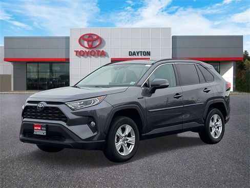 Used 2021 Toyota RAV4 XLE image 2