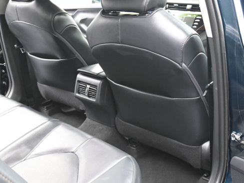 Used 2020 Toyota Camry XLE image 24