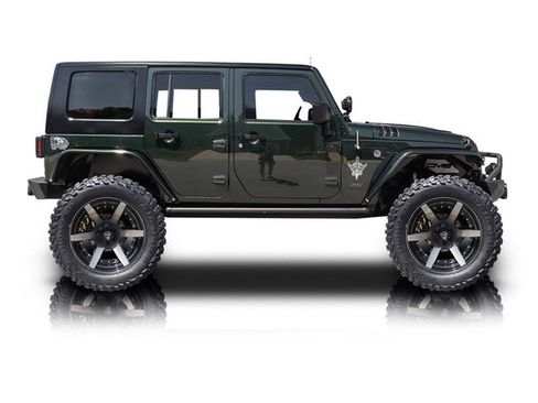 Used 2010 Jeep Wrangler Unlimited Rubicon w/ Dual Top Group AWD/4WD image 2
