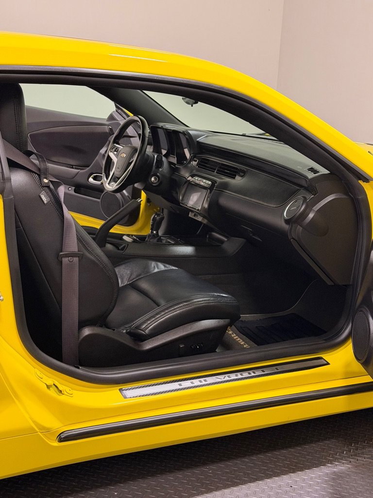 Used 2015 Chevrolet Camaro SS w/ RS Package RWD image 9