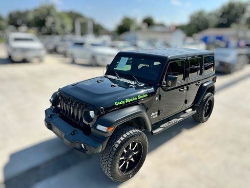 Used 2019 Jeep Wrangler Unlimited Sport S AWD/4WD image 3