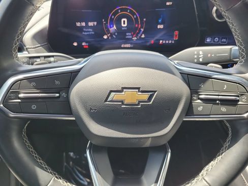 Used 2025 Chevrolet Traverse LT FWD image 30