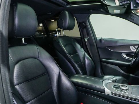 Used 2019 Mercedes-Benz C 300 Sedan image 25