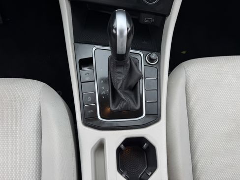 Used 2019 Volkswagen Jetta S w/ Driver Assistance Package FWD image 33