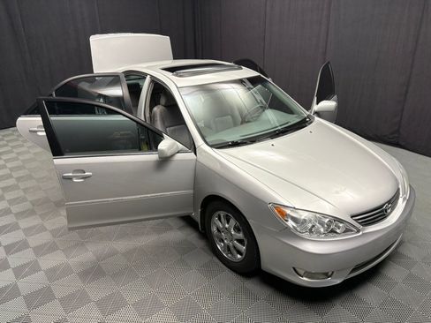Used 2006 Toyota Camry XLE FWD Sedan 3.0L 6-Cyl image 21