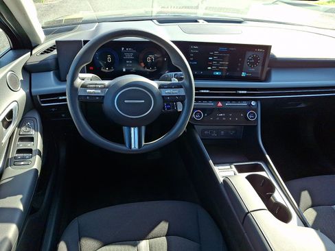 Used 2025 Hyundai Sonata SEL FWD image 11