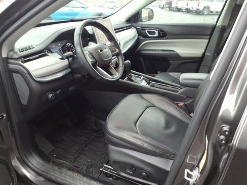 Used 2022 Jeep Compass Limited image 12