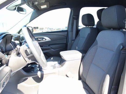 Used 2024 Chevrolet Traverse LT image 15