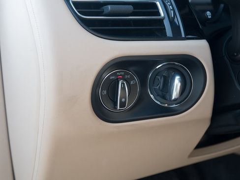 Certified 2023 Porsche Macan Turbo image 29