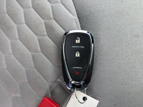 Used 2021 Chevrolet Equinox LS w/ LS Convenience Package image 40