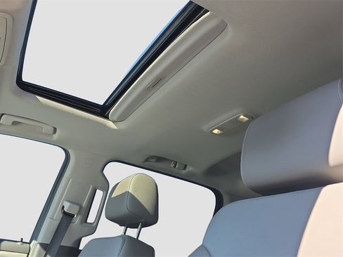 Used 2018 GMC Sierra 1500 SLT image 8