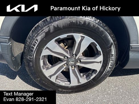 Used 2017 Honda CR-V LX image 9