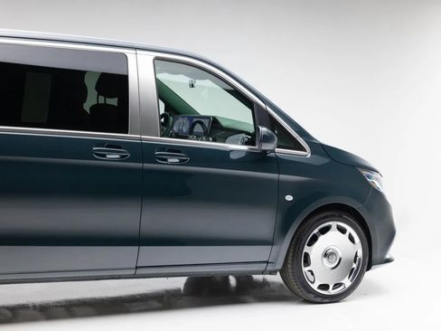 Used 2022 Mercedes-Benz Metris Passenger image 33