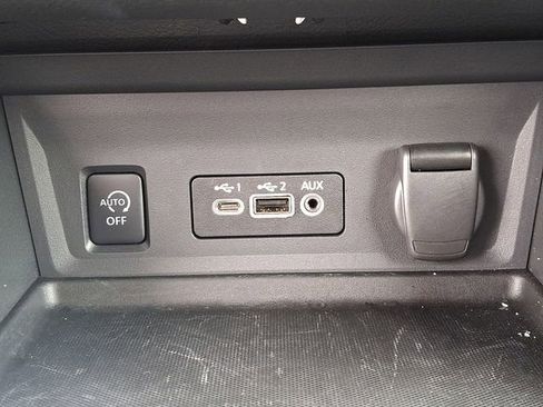 Used 2025 Nissan Sentra SR image 24