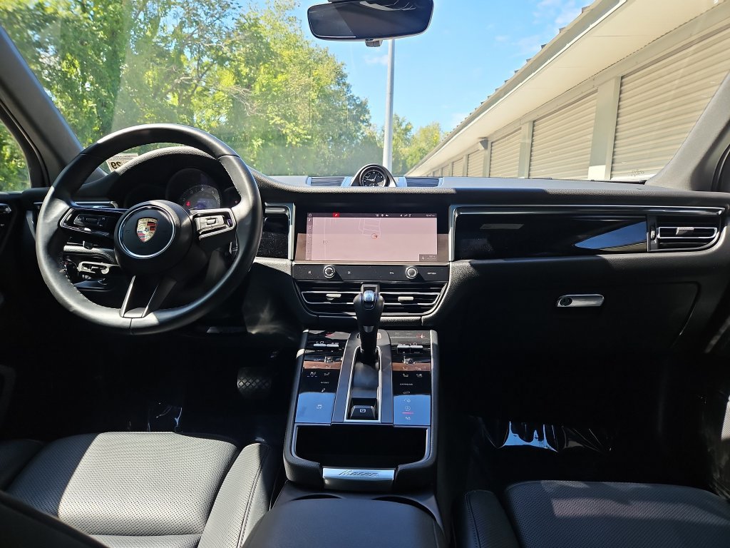 Certified 2024 Porsche Macan S AWD/4WD image 12