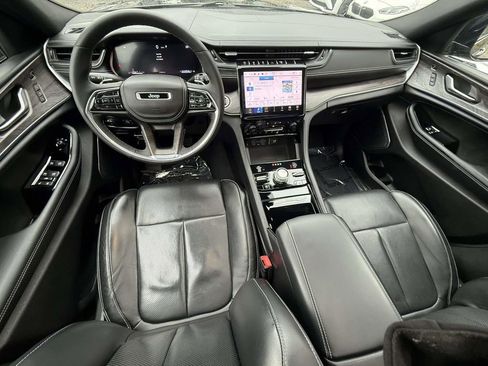 Used 2023 Jeep Grand Cherokee L Overland w/ Luxury Tech Group IV image 15