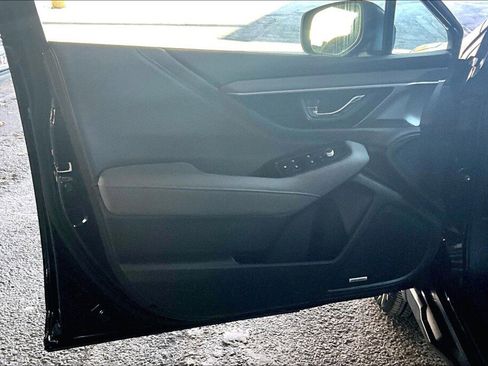 Certified 2025 Subaru Outback Onyx Edition XT image 13