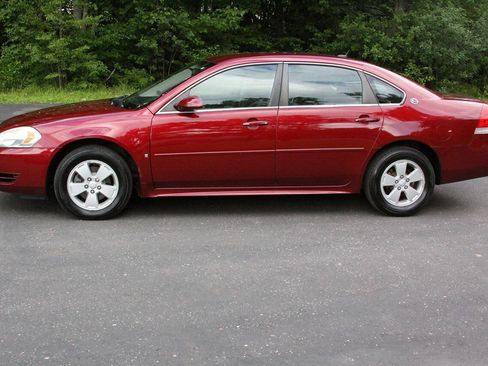 Used 2009 Chevrolet Impala LT FWD image 3