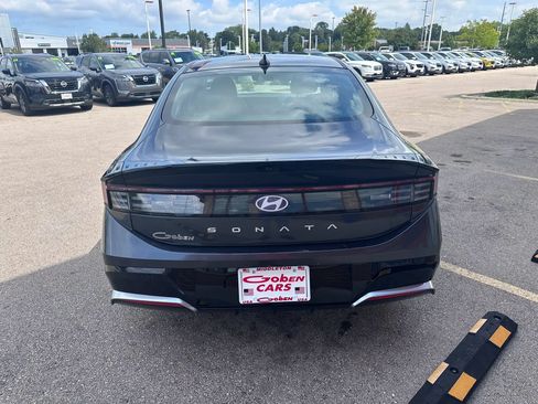 Used 2025 Hyundai Sonata SEL FWD image 6