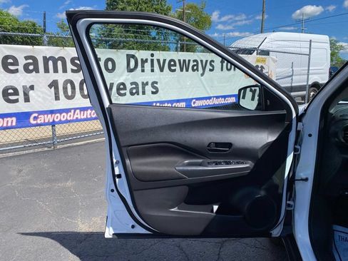 Used 2023 Nissan Kicks S FWD image 12
