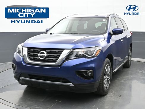 Used 2020 Nissan Pathfinder SV AWD/4WD image 1