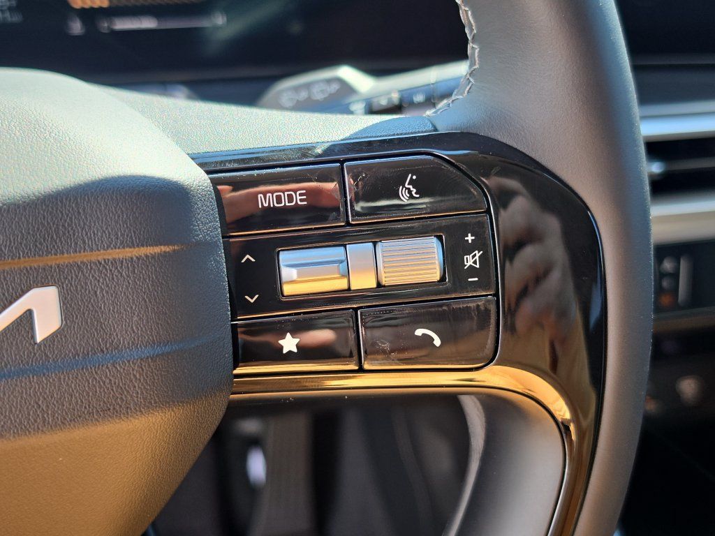 New 2026 Kia Sorento LX FWD image 30