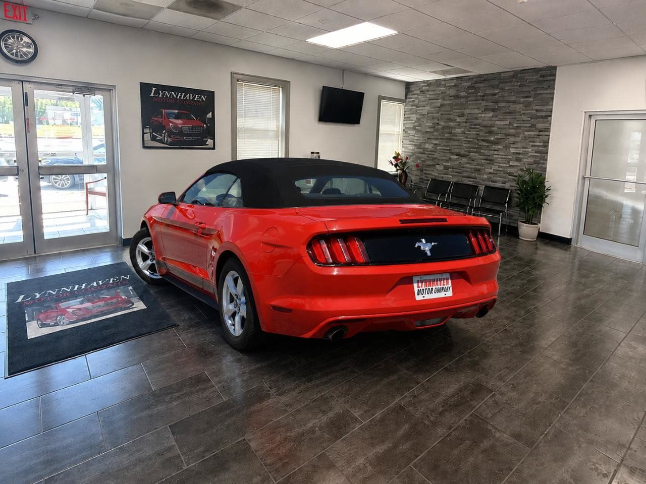 Used 2015 Ford Mustang Convertible RWD image 6