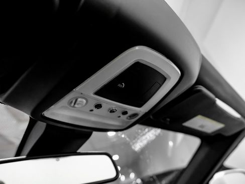 Used 2018 Rolls-Royce Dawn image 25