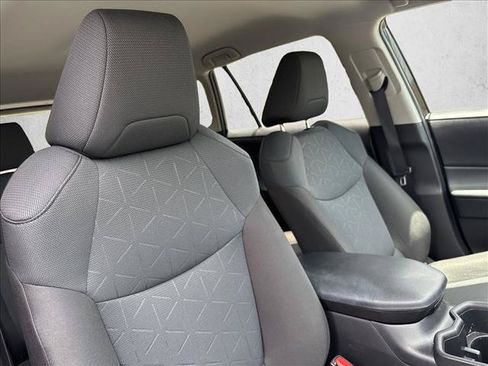 Certified 2025 Toyota RAV4 XLE FWD image 24