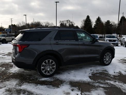 Used 2026 Ford Explorer Active w/ Active Comfort Package AWD/4WD image 7