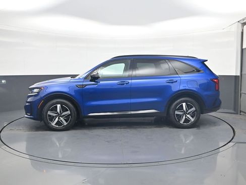 Used 2022 Kia Sorento S w/ Panoramic Sunroof Package image 4