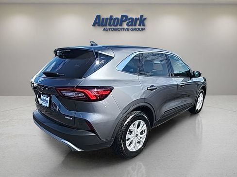 Certified 2024 Ford Escape Active AWD/4WD image 8