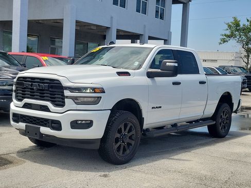 Used 2025 RAM 2500 Big Horn AWD/4WD image 2