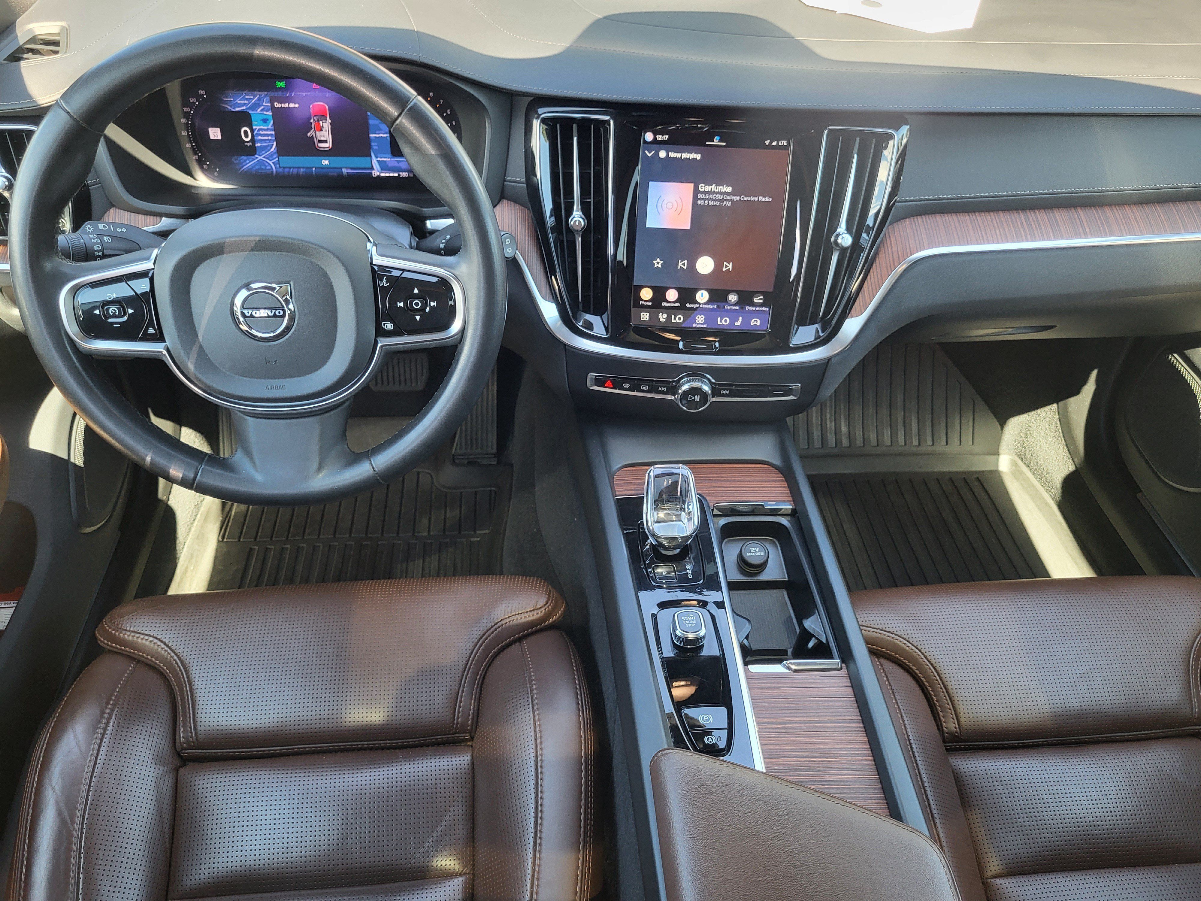Certified 2024 Volvo V60 B5 Cross Country Ultimate w/ Protection Package Premier AWD/4WD image 24